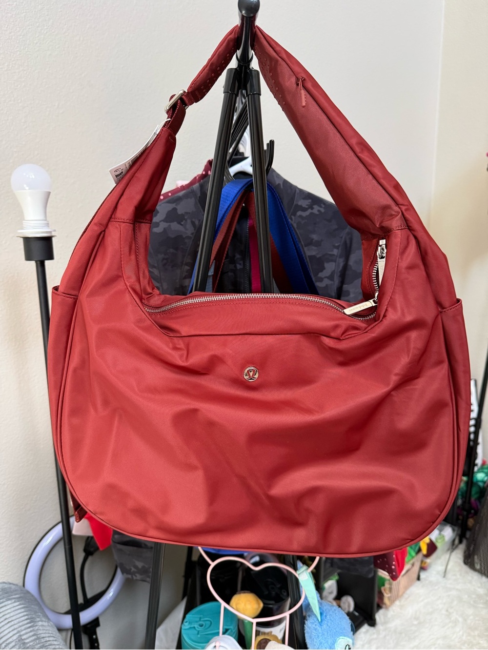 18L city essentials shoulder bag